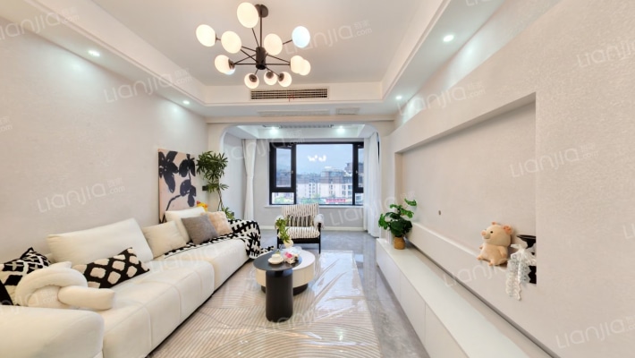 新鸥鹏拉菲公馆D区二手房实景图