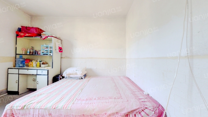 公交公司体育路宿舍二手房实景图