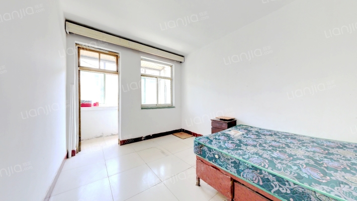 小梁庄街271号二手房实景图