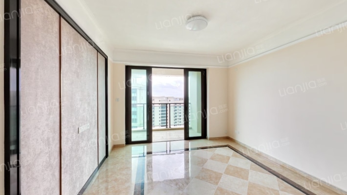 雅居乐畔山中心城二手房实景图