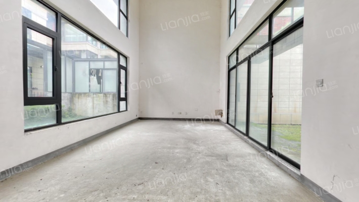 揽山墅二手房实景图