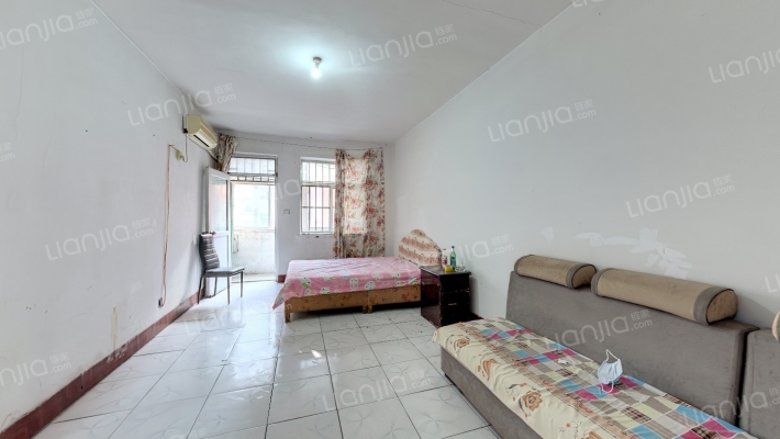 苗圃小区二手房实景图