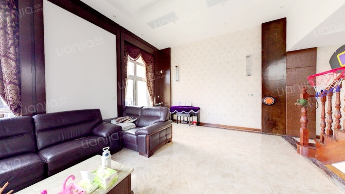 金领国际(别墅)二手房实景图