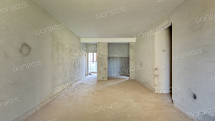 新怡荣尚家园二手房实景图