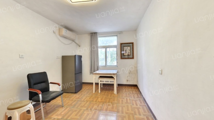 统建小区二手房实景图