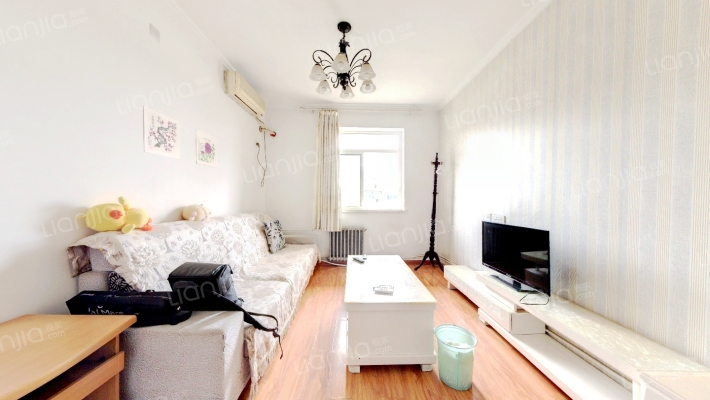 青年路103号院二手房实景图