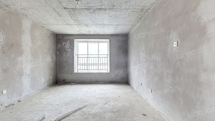 电梯洋房，一梯两户，公摊小，满五年税费少-客厅