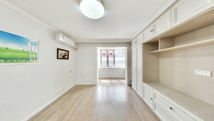 北官厅胡同甲二号院二手房实景图