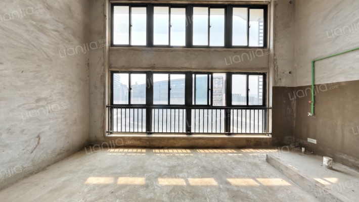 信通悦江公馆二手房实景图