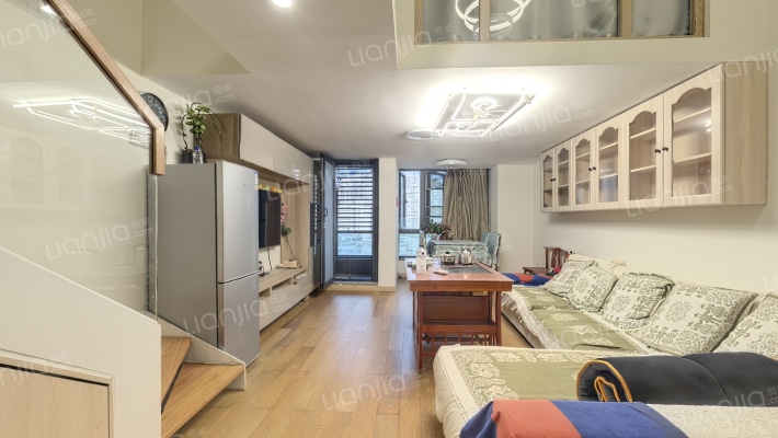 前海枫叶大厦二手房实景图