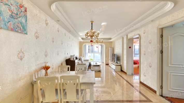 融创瑷颐湾二手房实景图