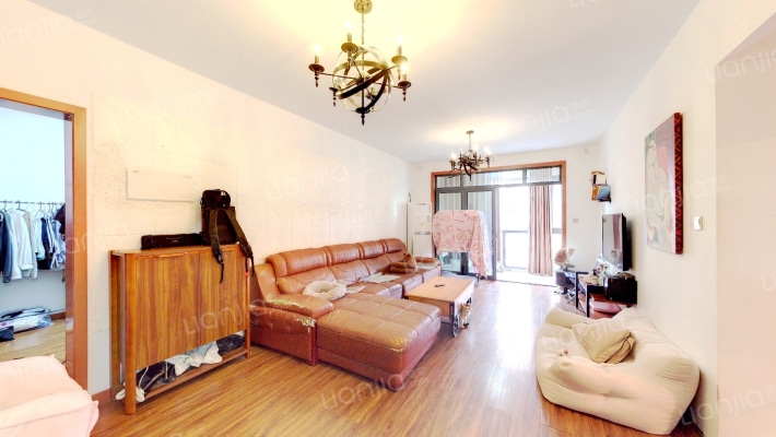 亿升滨江花园二手房实景图