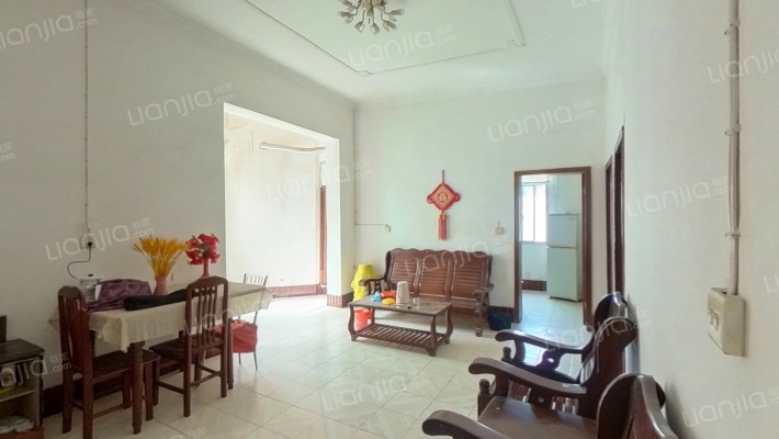 市医疗器械宿舍楼二手房实景图