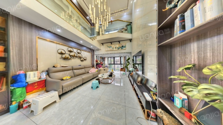 彩叠园1A期二手房实景图