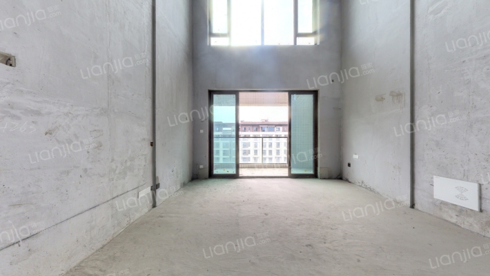 荣融雍泽公馆二手房实景图