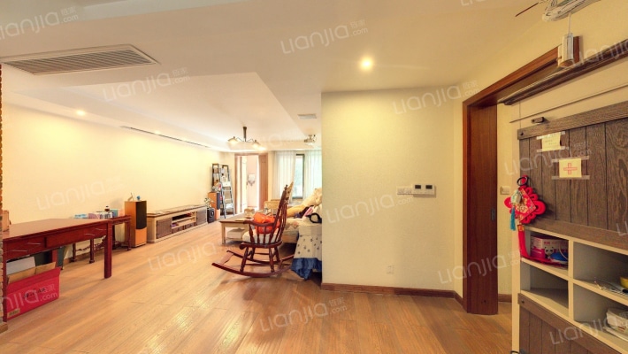 保利江上明珠晖园二手房实景图