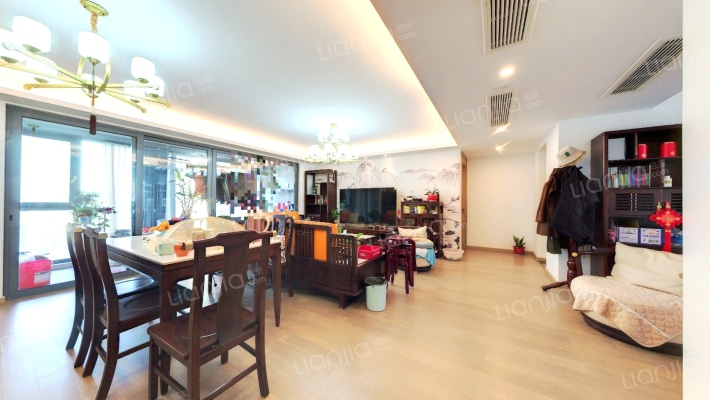 九龙仓逅湾花园 二手房实景图