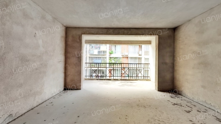 欧洲小镇四区二手房实景图