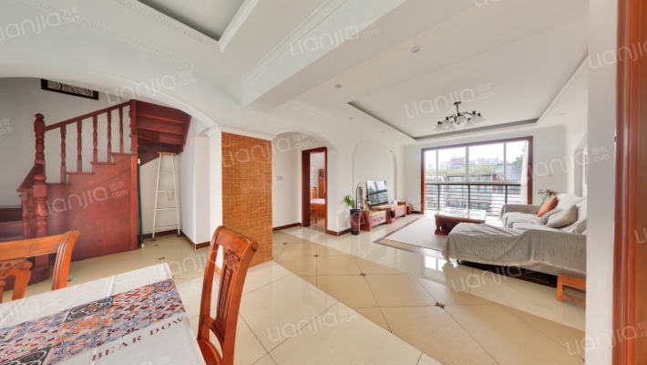 贵通御苑枫景二手房实景图