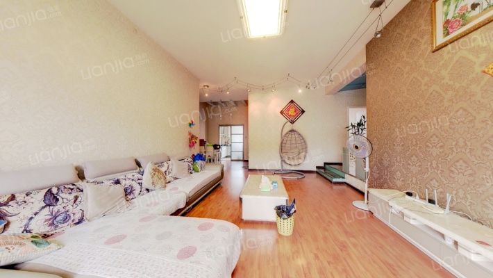 四季花语二手房实景图