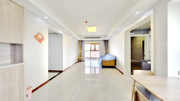 招商公园三期尚府二手房实景图