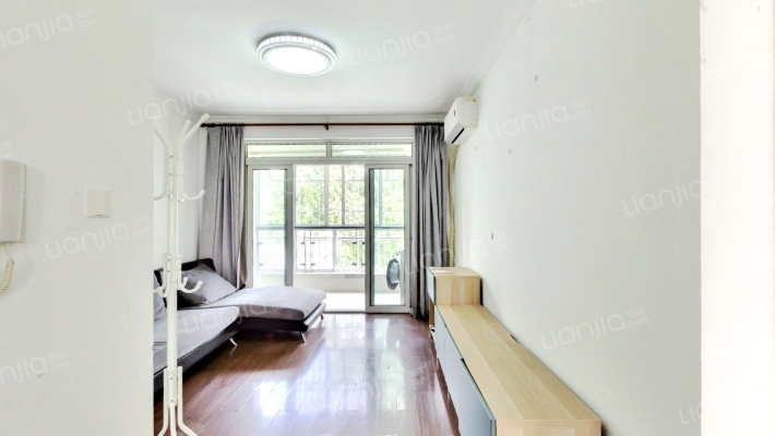 爱博四村二手房实景图