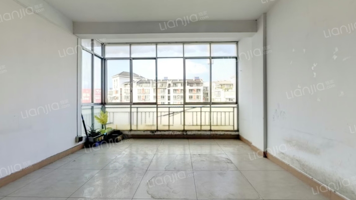 七彩花园南区二手房实景图