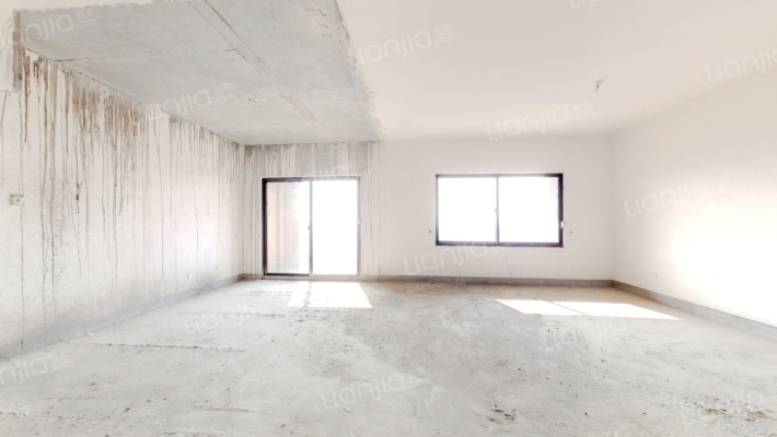 绿地香奈二手房实景图