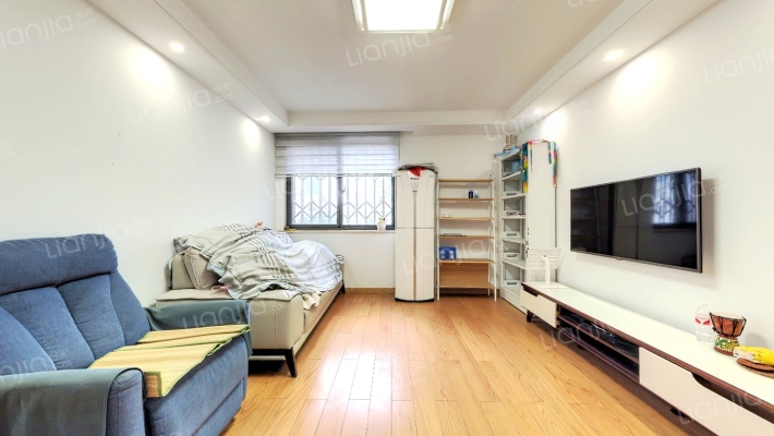 何山花园南区二手房实景图