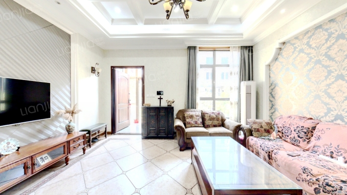 泊湖林奇郡二手房实景图