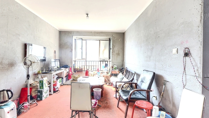 天伦湾中高楼层采光好  花园社区 集中供暖 物业好-客厅