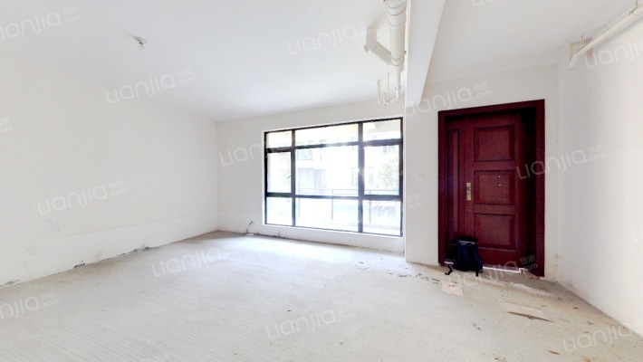 金凤凰温泉逸墅二手房实景图