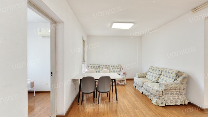 鸿文花苑二手房实景图