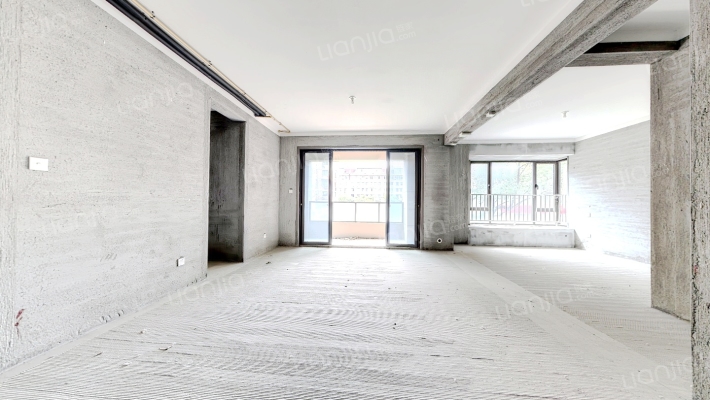 华秦铂湾二手房实景图