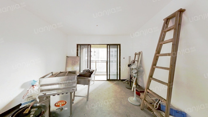 俪宝龙马花园二手房实景图