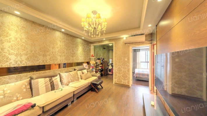 芒果雅苑二手房实景图