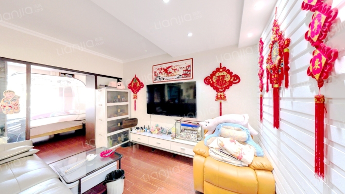 东江苑小区二手房实景图