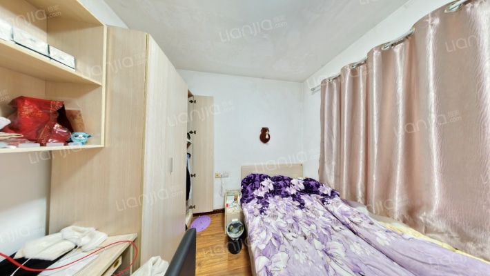 国际家纺城绣色A区二手房实景图