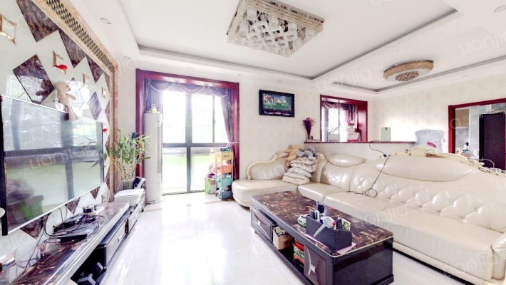 塞纳河畔二手房实景图