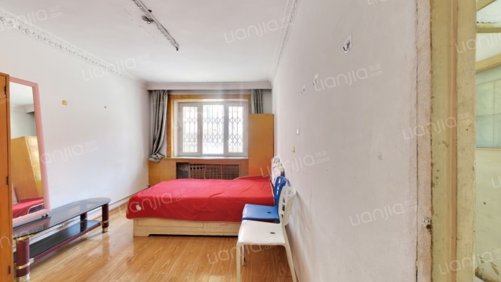 新发小区F区二手房实景图