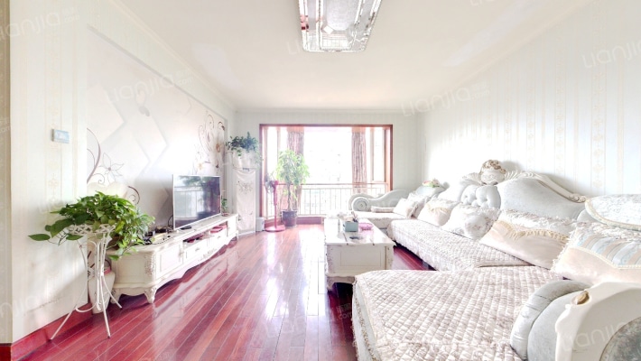 会所花园二手房实景图