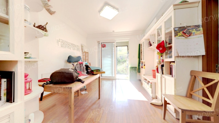 万科金色半山二手房实景图