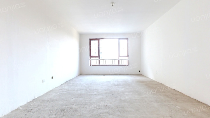 南北通三居，毛坯随意装修，采光充足-客厅