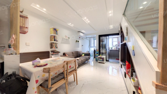 美联中心二手房实景图