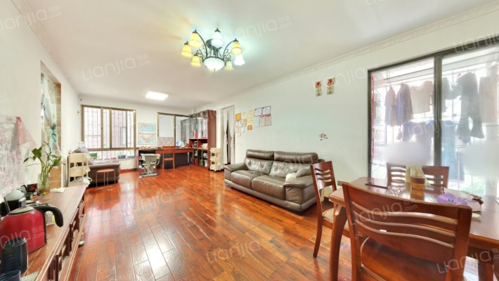 龙威花园一期二手房实景图