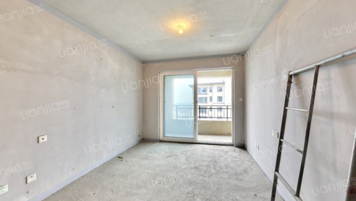 绿地国宝21城二期二手房实景图