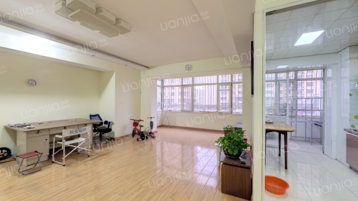 明和彩座二手房实景图