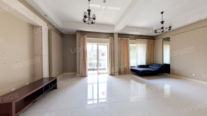 高尔夫国际公寓二手房实景图