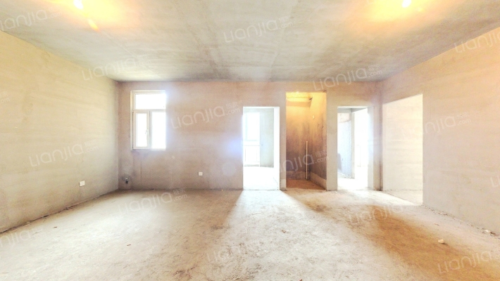 满五  中间楼层 三居采光全天-客厅