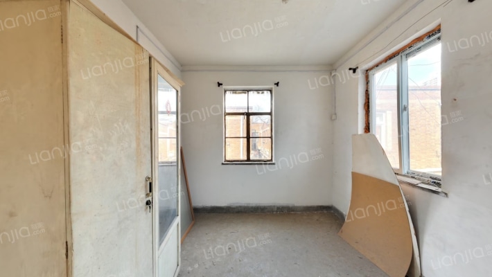 魁华里二手房实景图